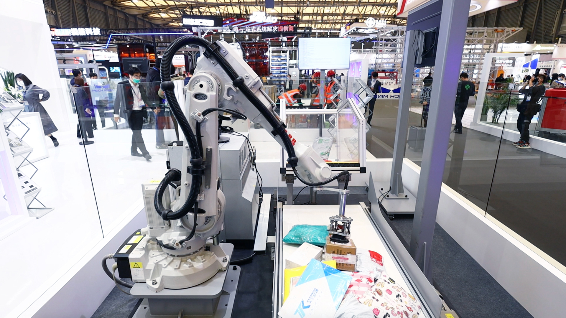 CeMAT現(xiàn)場(chǎng) | 梅卡曼德全新升級(jí)五大物流解決方案重磅亮相,AI+3D賦能智能物流 CeMAT現(xiàn)場(chǎng) | 梅卡曼德全新升級(jí)五大物流解決方案重磅亮相,AI+3D賦能智能物流